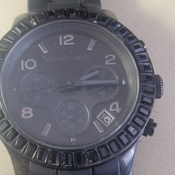 MIchael Kors Watch Model MK 5512 Black Case and Dial Band 6 inches closed - Picture 2 of 6